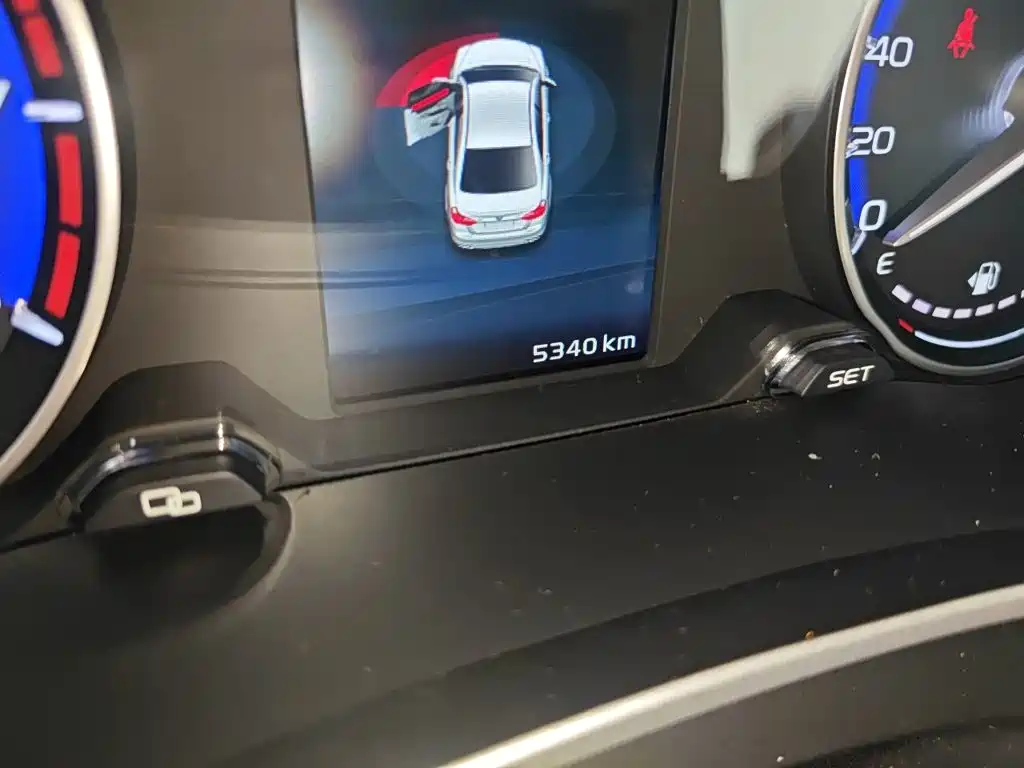 Geely Emgrand — миниатюра 5