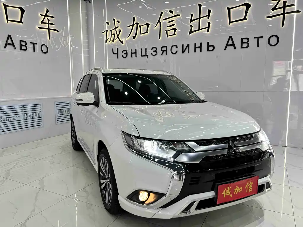 MITSUBISHI OUTLANDER
