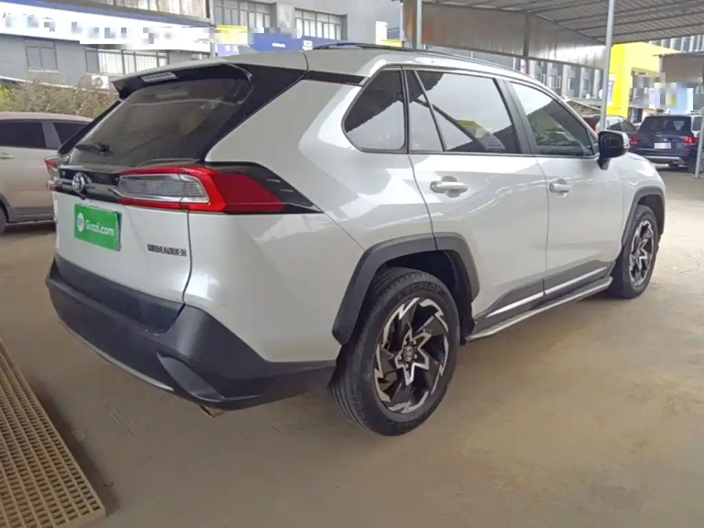 Toyota Wildlander — миниатюра 7