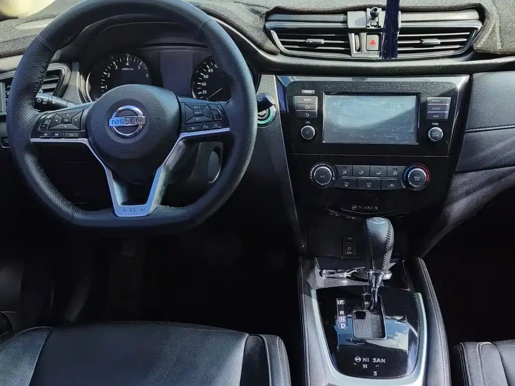 Nissan X-Trail — миниатюра 4