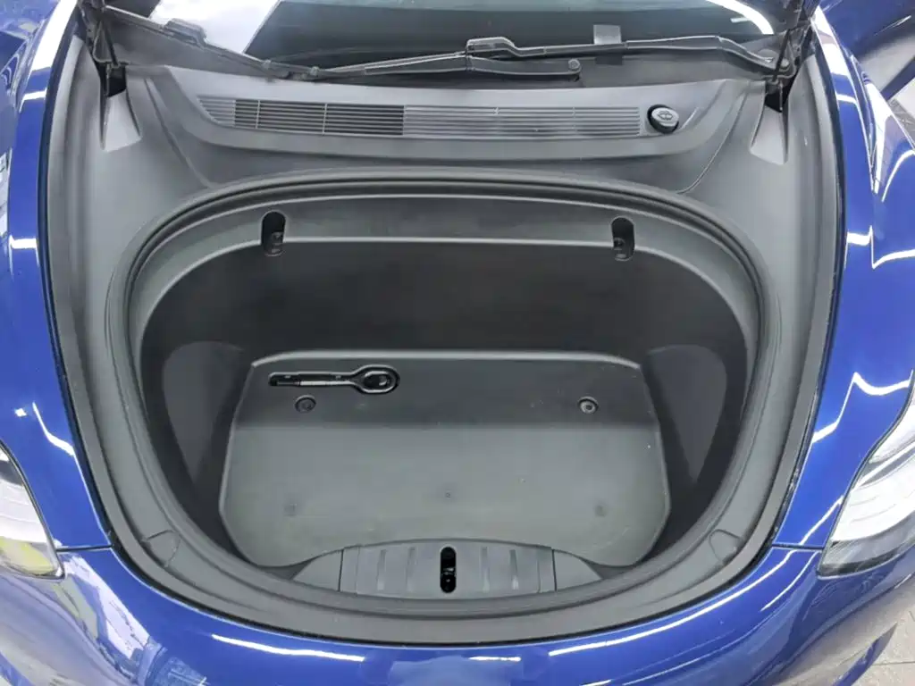 Tesla Model 3 — миниатюра 20
