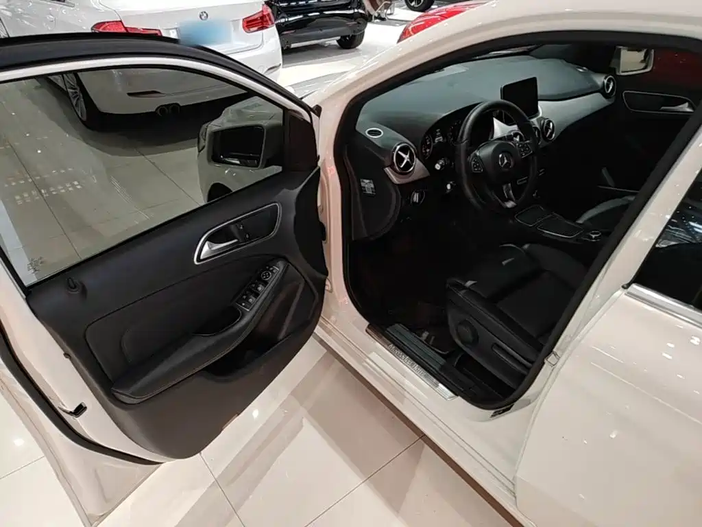 Mercedes-Benz B-Class — миниатюра 16