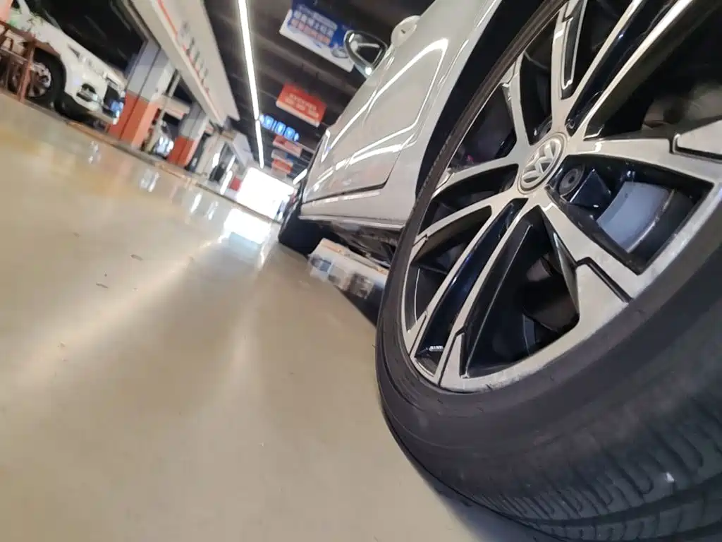 Volkswagen Golf — миниатюра 22