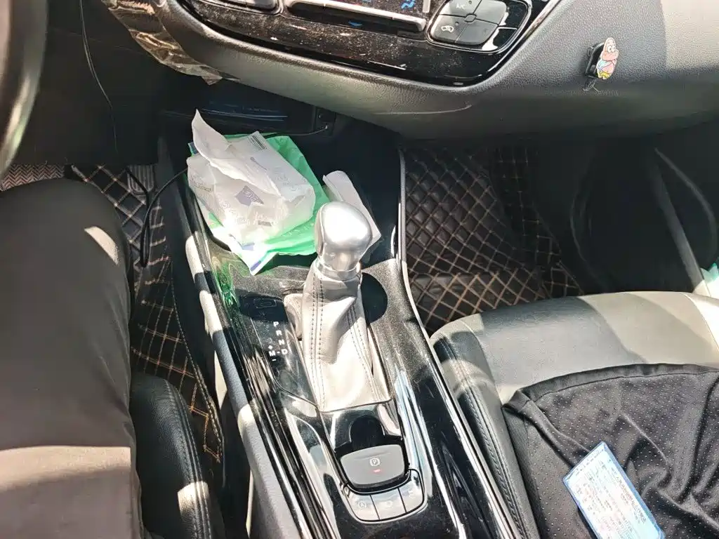 Toyota IZOA — миниатюра 7