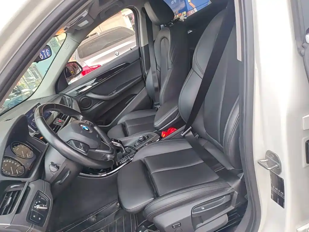 BMW X2 (Import) — миниатюра 15