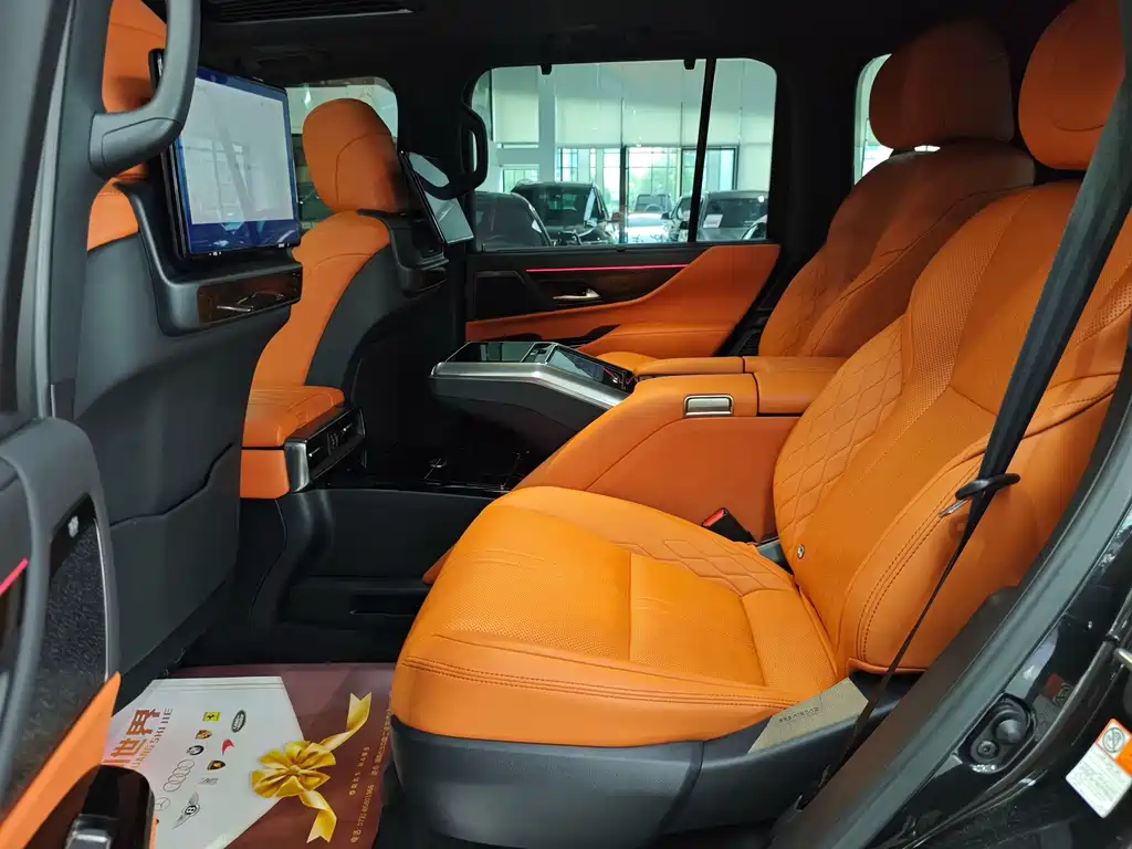Lexus LX — миниатюра 14
