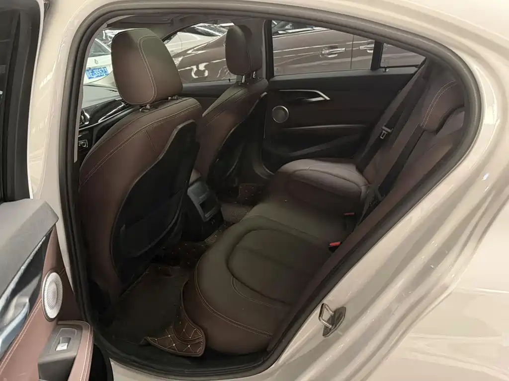 BMW 1 Series — миниатюра 12