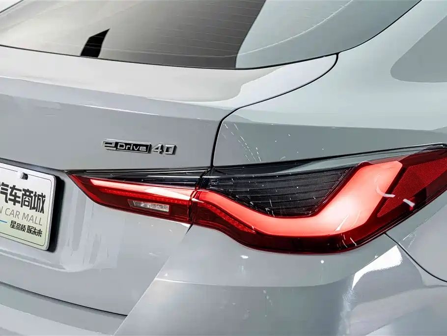 BMW i4 — миниатюра 8
