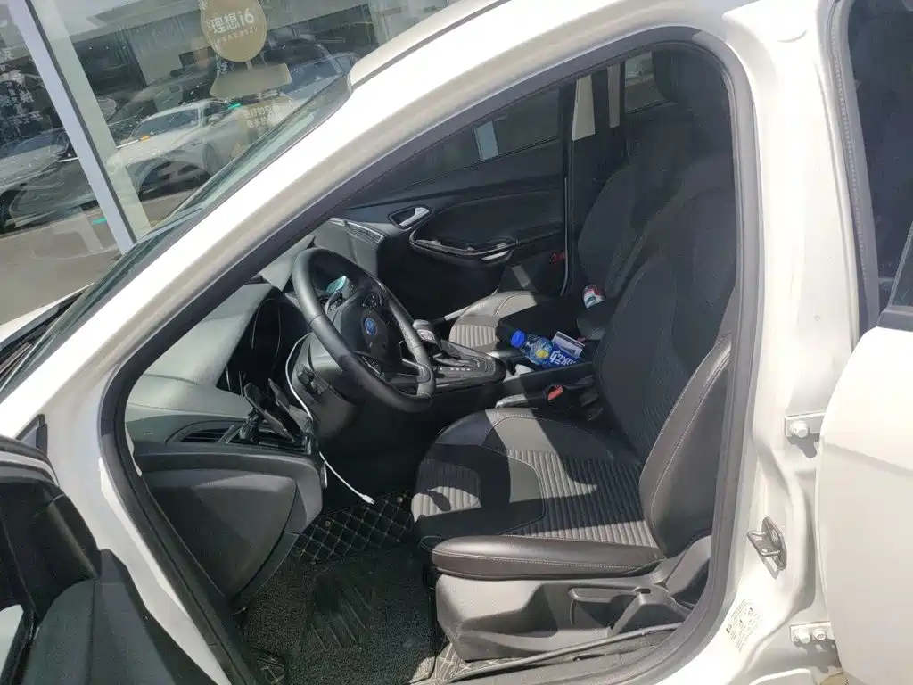 Ford Focus — миниатюра 11