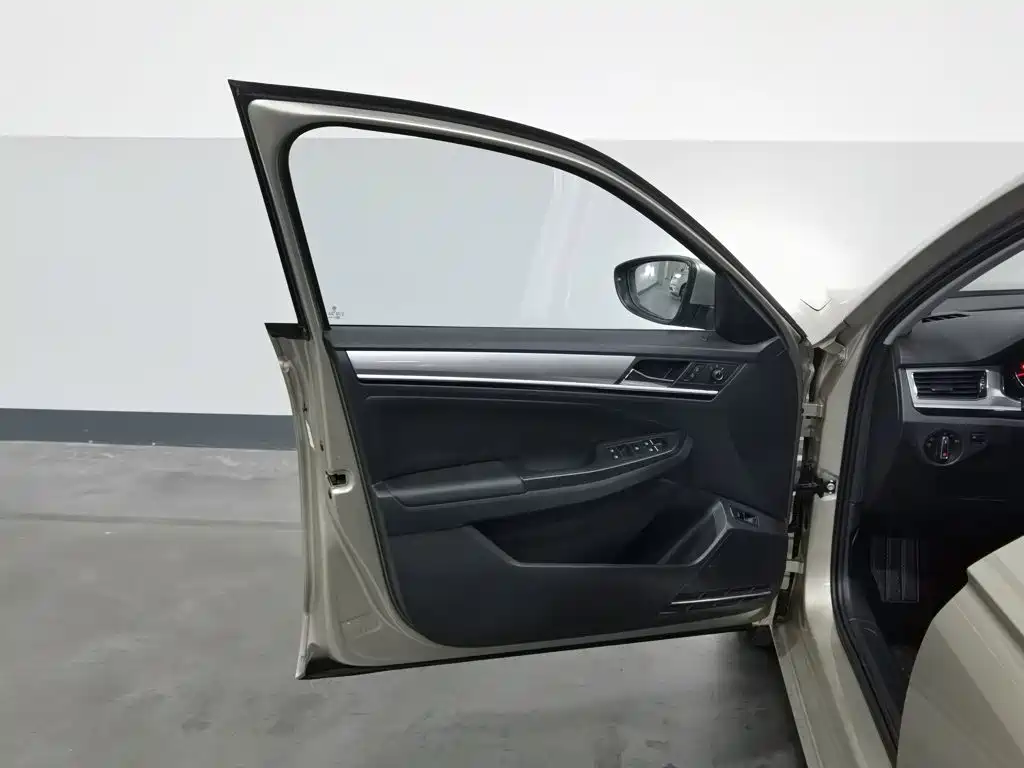 Volkswagen Bora — миниатюра 8