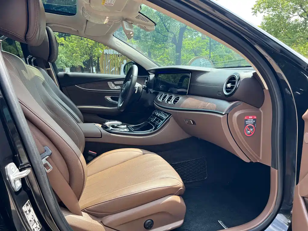 Mercedes-Benz E-Class — миниатюра 20