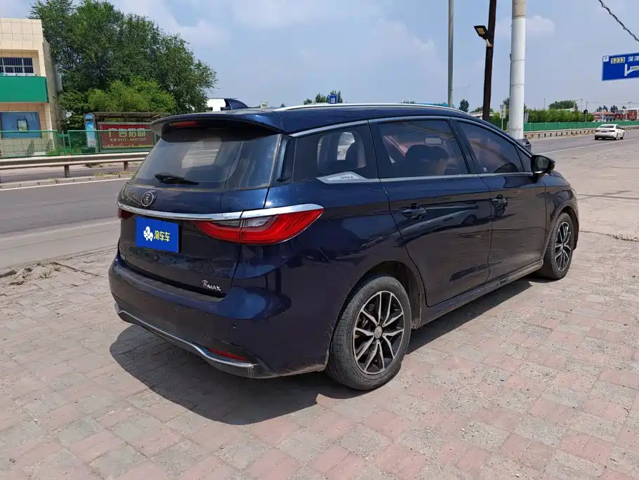 BYD MAX — миниатюра 3