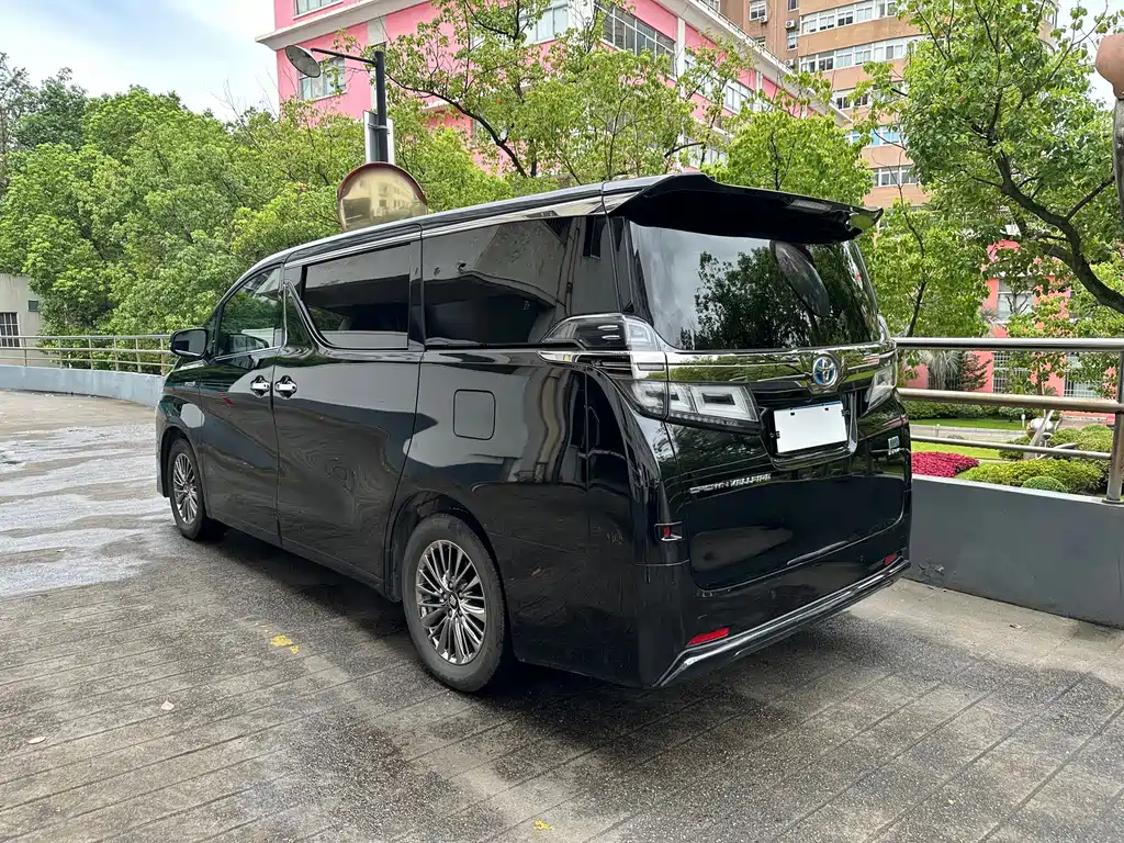 Toyota Vellfire — миниатюра 18