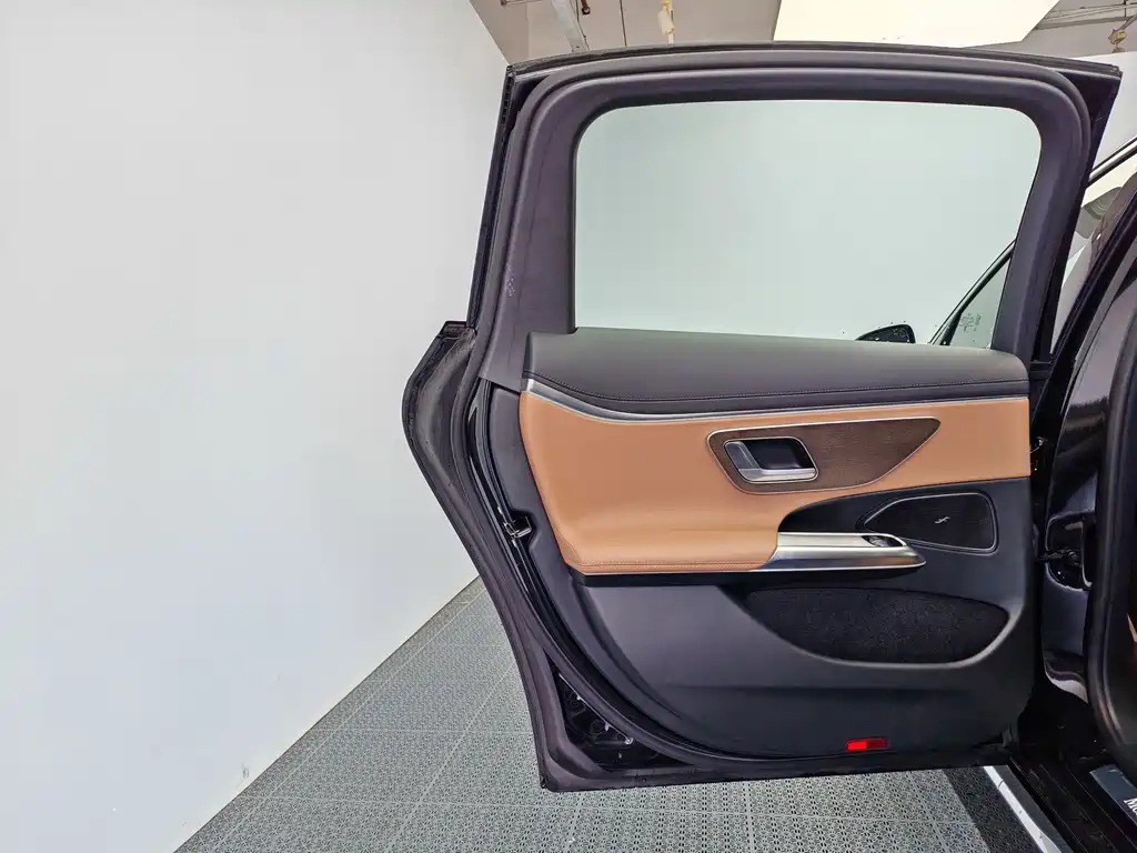 Mercedes-Benz E-Class New Energy — миниатюра 14