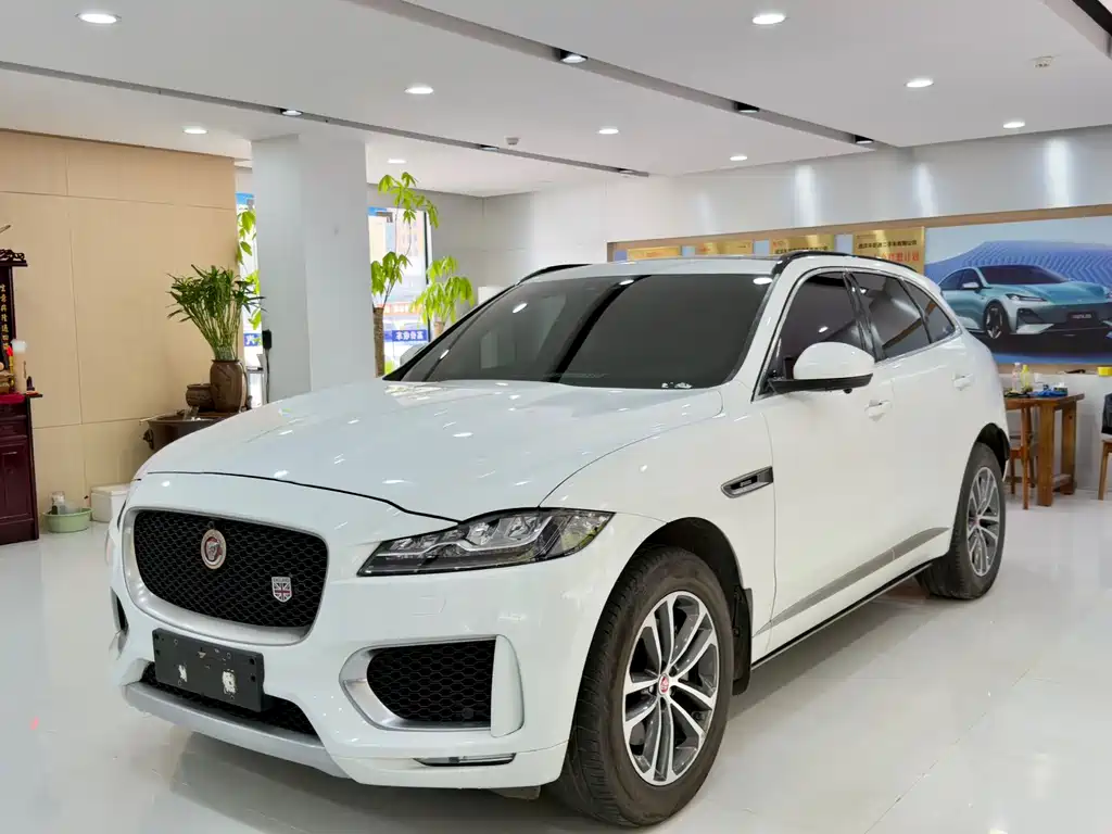 Jaguar F-PACE 2018