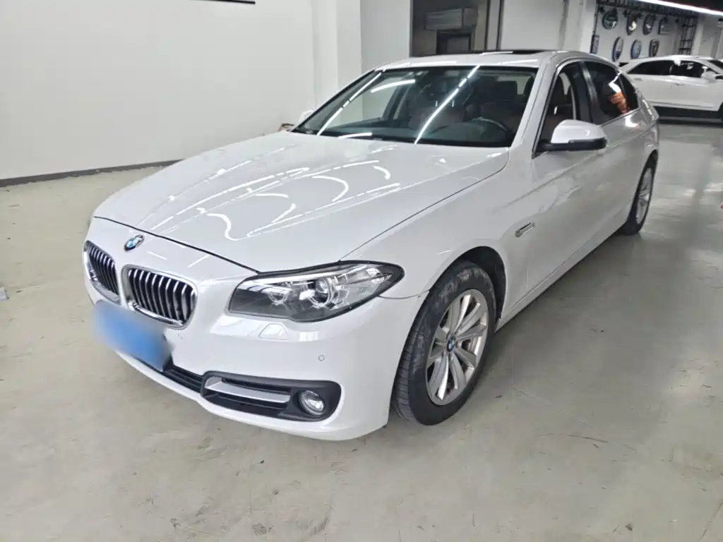 BMW 5 Series — миниатюра 2