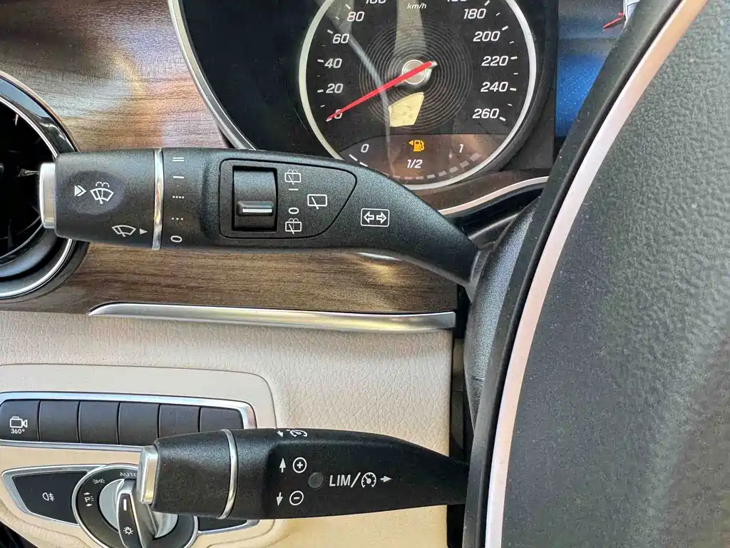 Mercedes-Benz V-Class — миниатюра 15