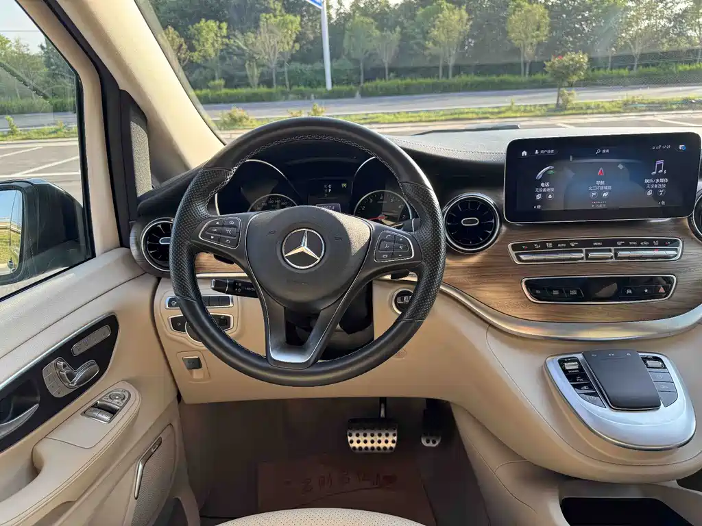 Mercedes-Benz V-Class — миниатюра 21