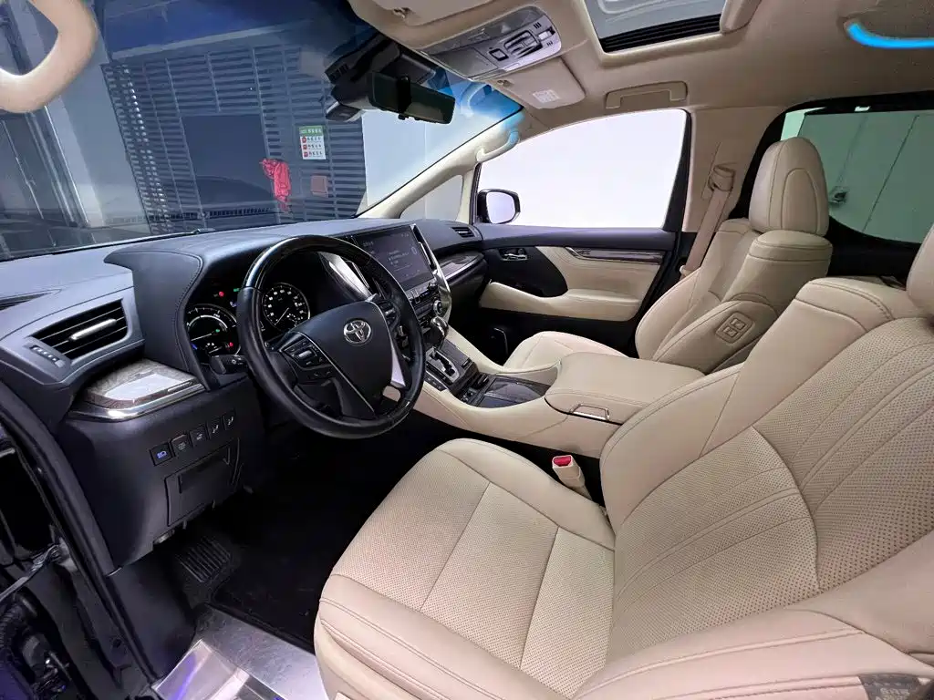 Toyota Vellfire — миниатюра 3