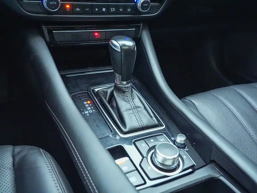 Mazda Atenza — миниатюра 11