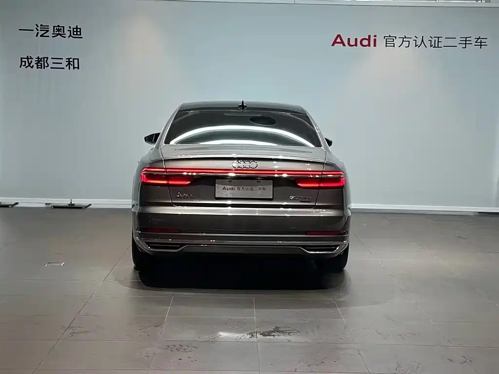 Audi A8 — миниатюра 5
