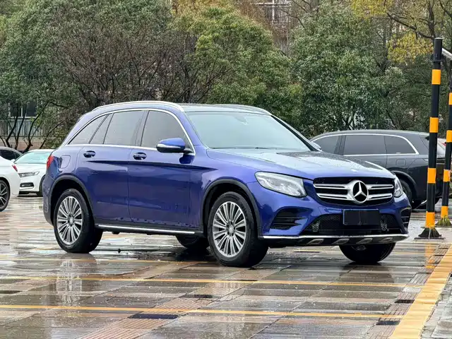 MERCEDES-BENZ GLC