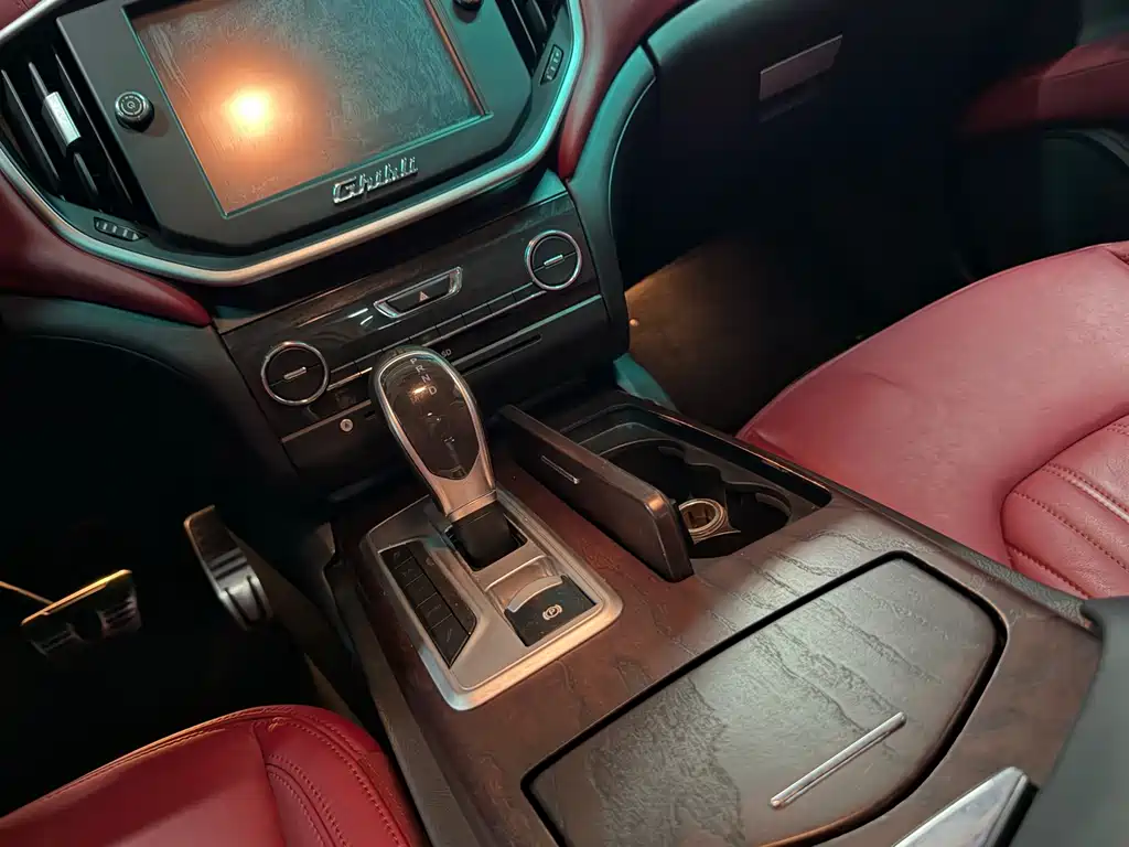 Maserati Ghibli — миниатюра 11
