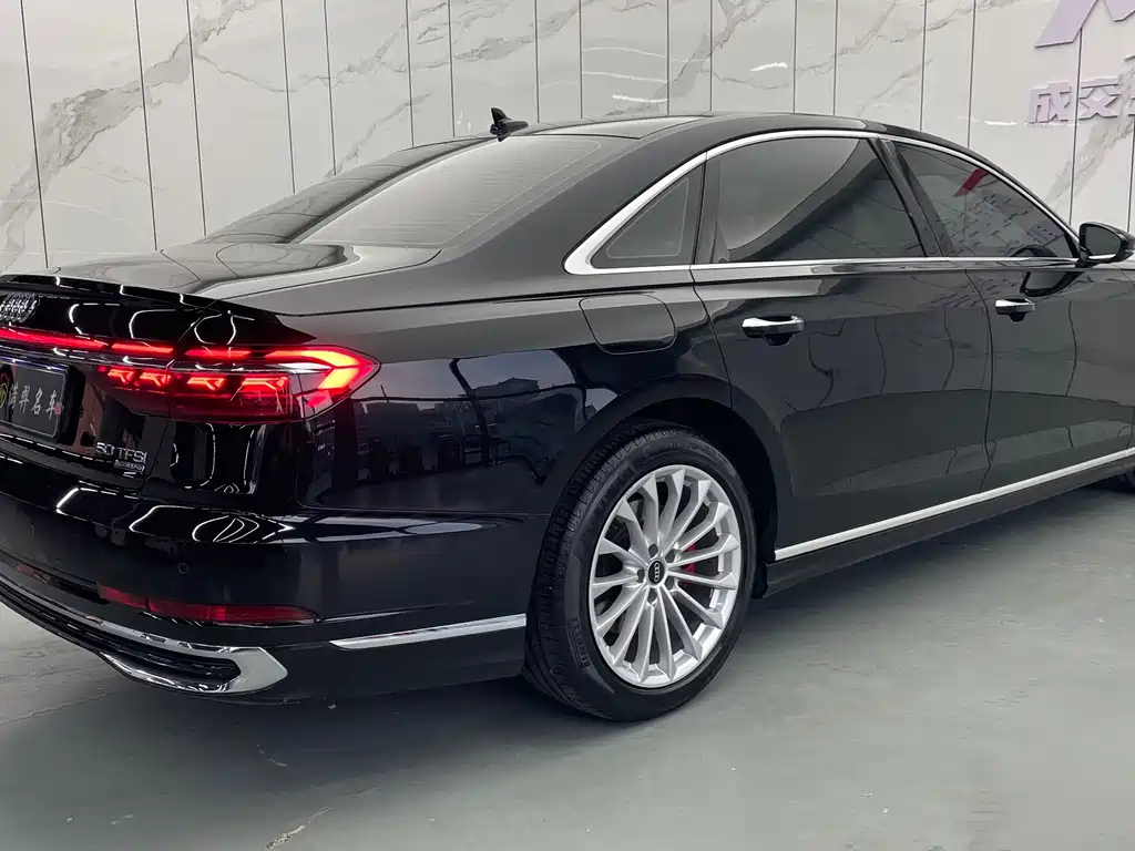 Audi A8 2023 A8L 45 TFSI quattro Luxury