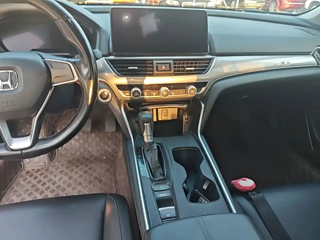 Honda Accord — миниатюра 13