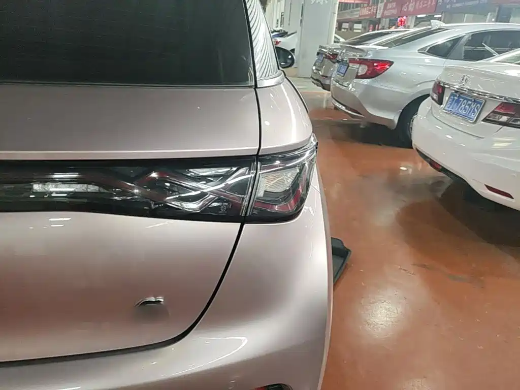 BYD Dolphin — миниатюра 8