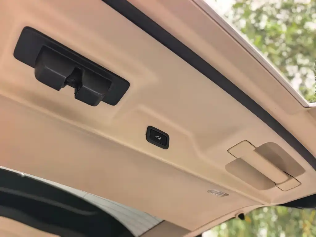 Land Rover Range Rover — миниатюра 17