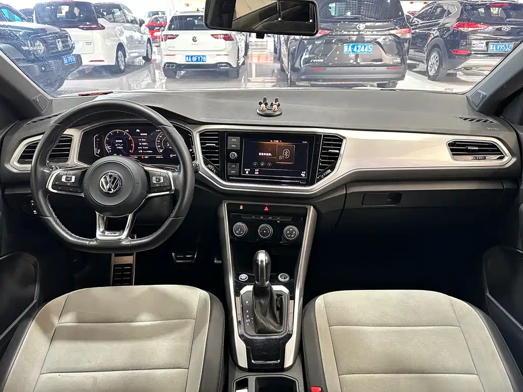 Volkswagen T-Roc — миниатюра 6