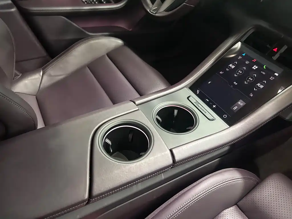 Porsche Taycan — миниатюра 7