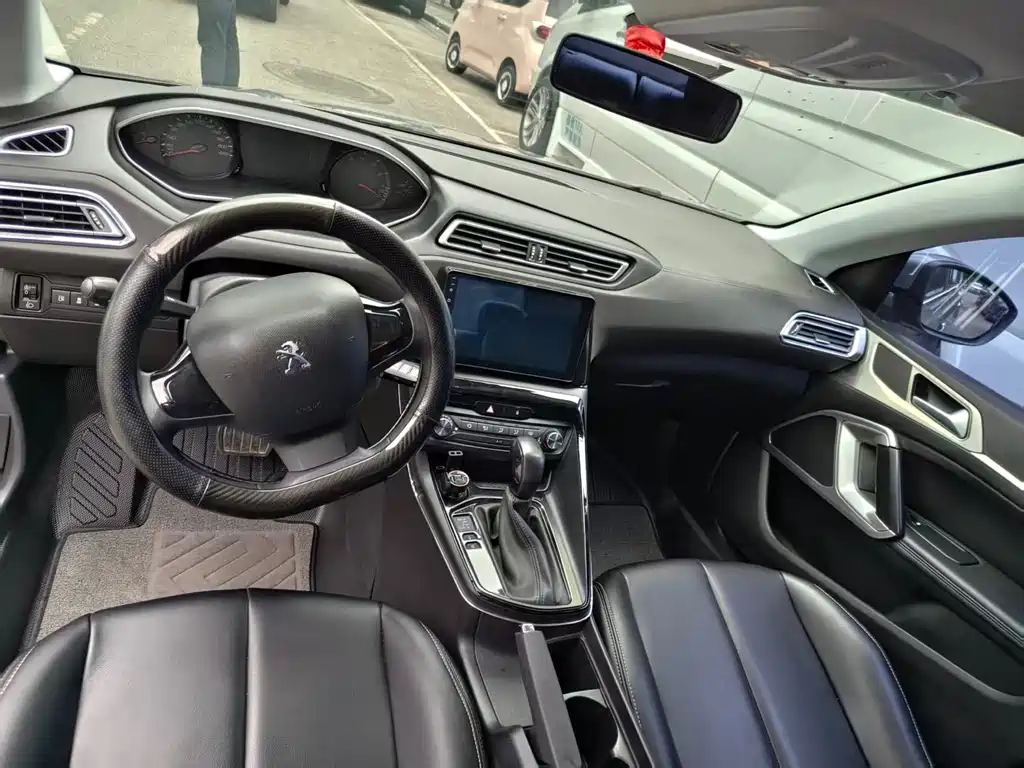 Peugeot 308 — миниатюра 11
