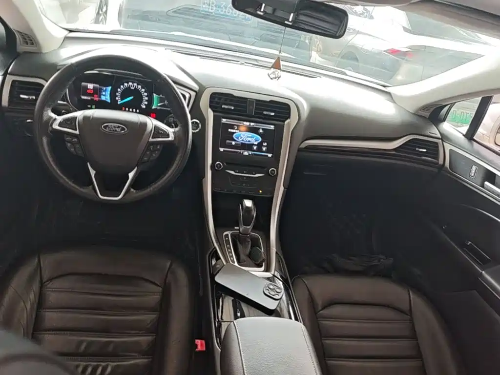 Ford Mondeo — миниатюра 10