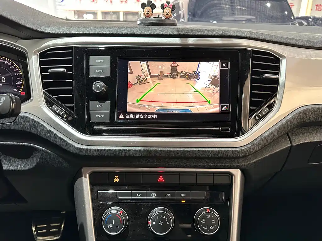 Volkswagen T-Roc — миниатюра 8