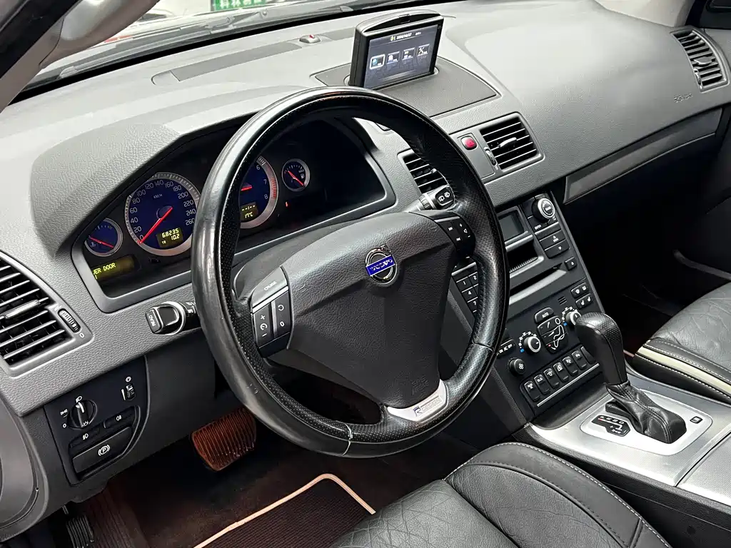 Volvo XC90 — миниатюра 14
