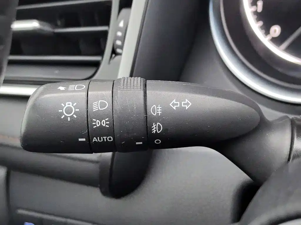 Toyota Camry — миниатюра 21