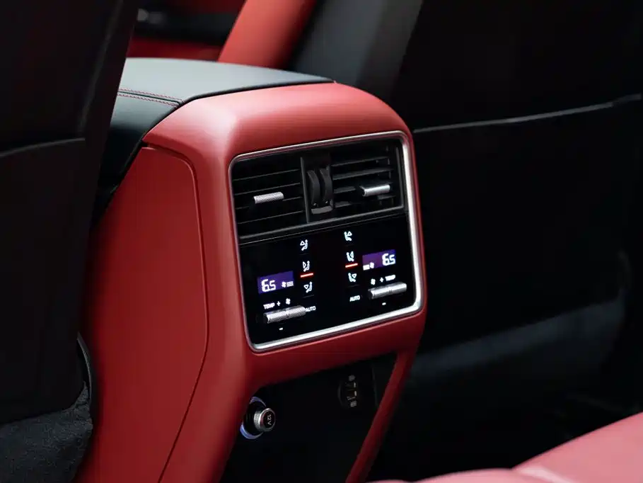 Porsche Cayenne — миниатюра 13