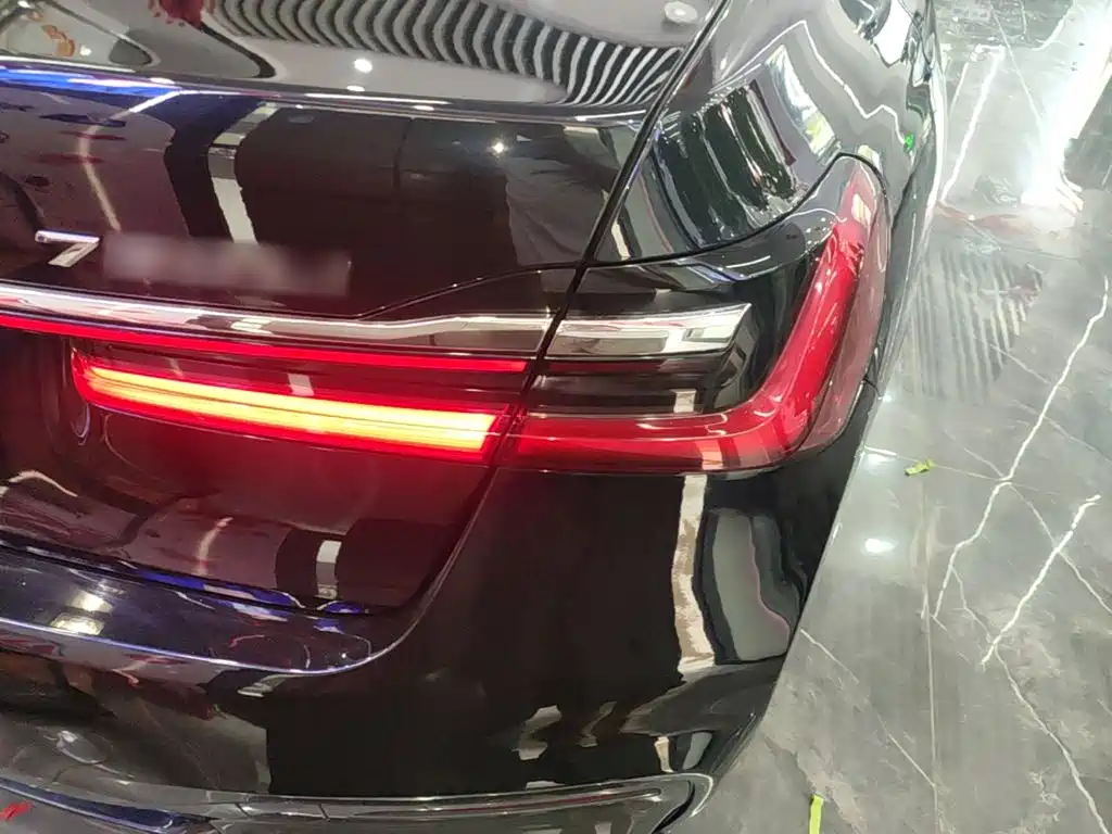 BMW 7 Series — миниатюра 8