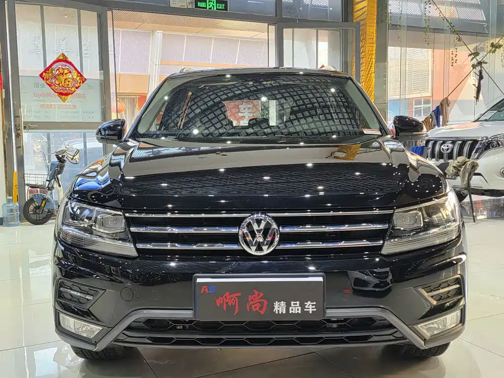 Volkswagen Tiguan L — миниатюра 2