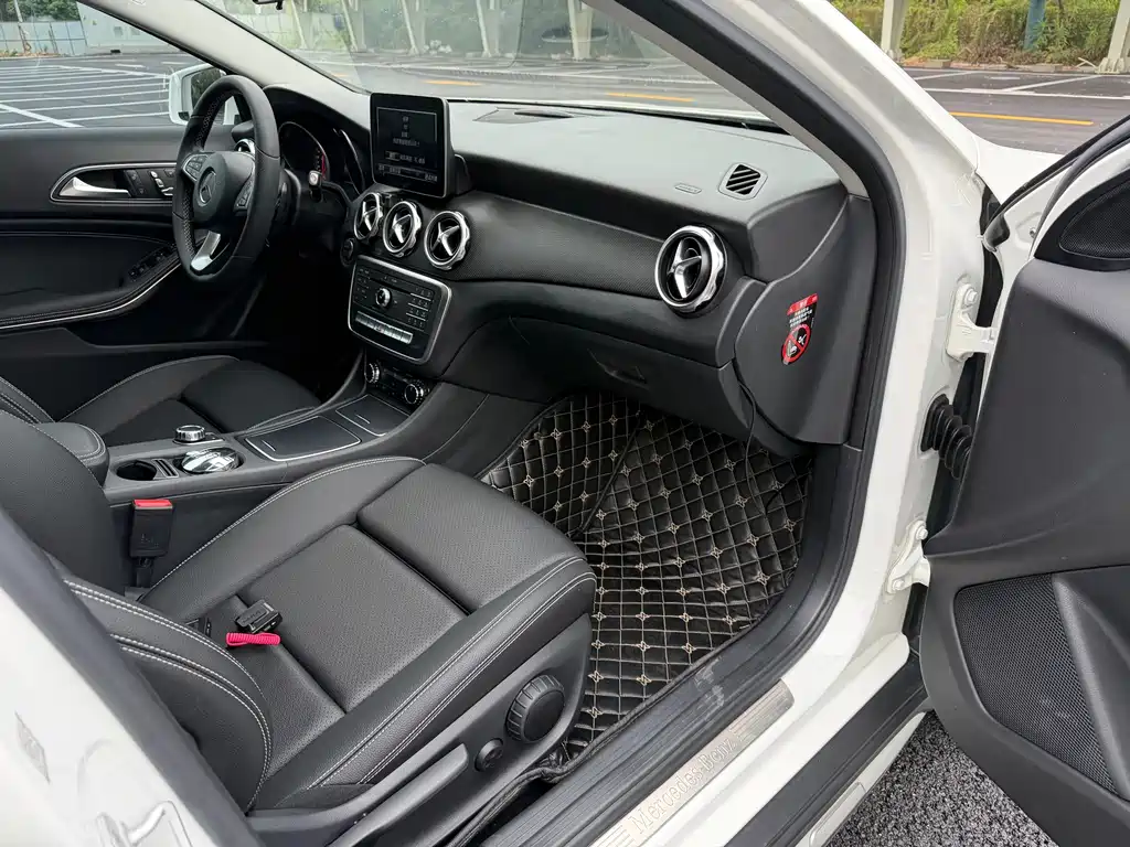 Mercedes-Benz GLA — миниатюра 6