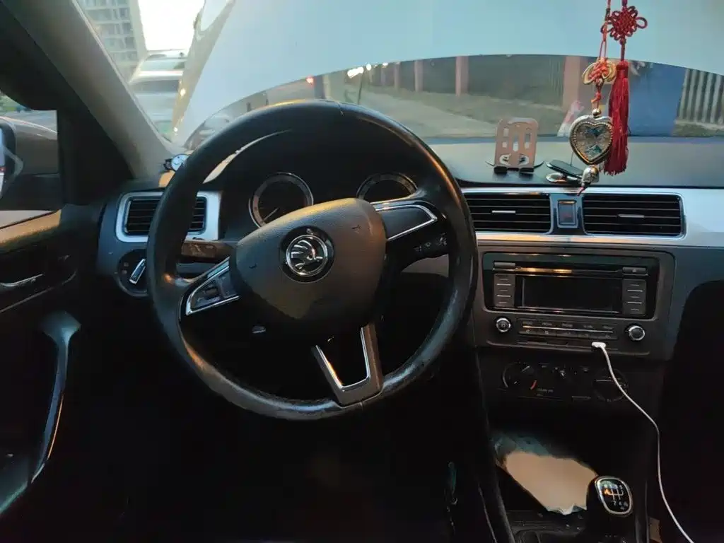 Skoda Rapid — миниатюра 3