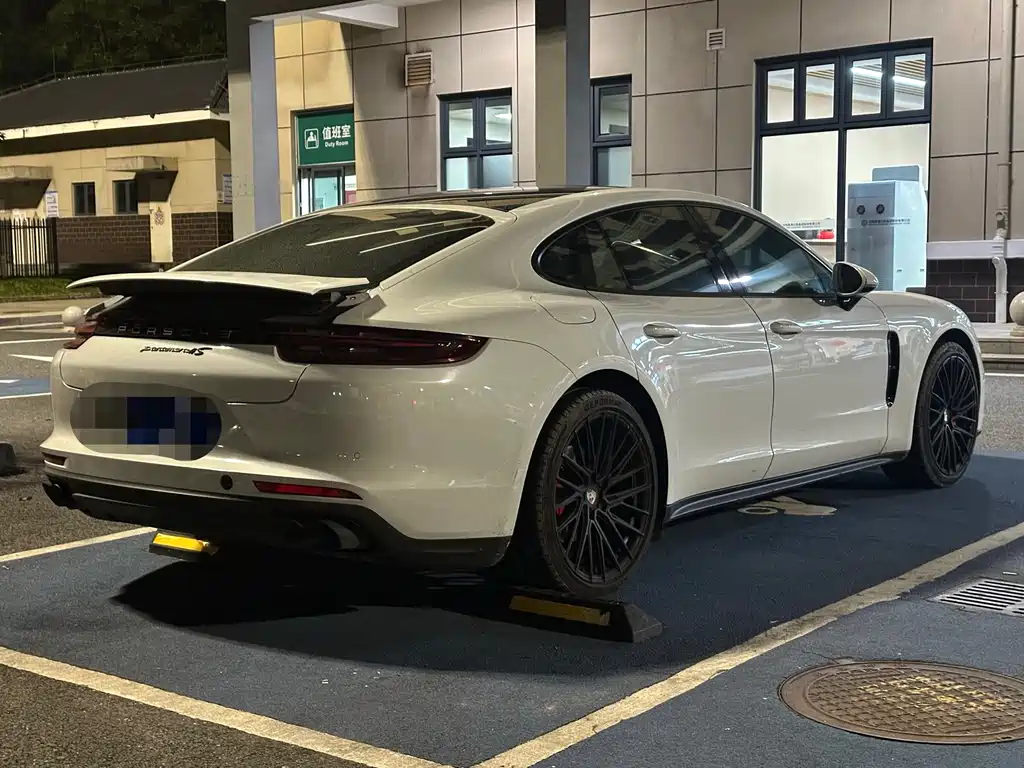 Porsche Panamera — миниатюра 5