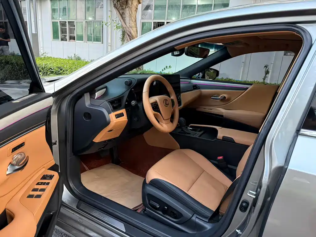 Lexus ES — миниатюра 5