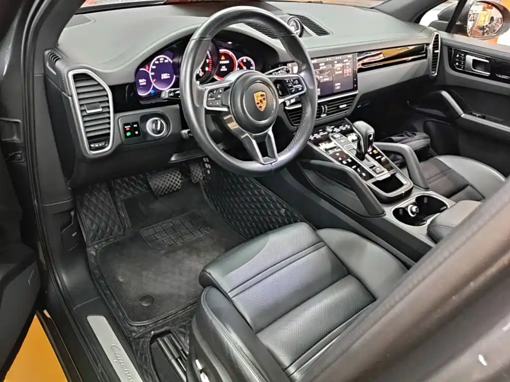 Porsche Cayenne — миниатюра 10