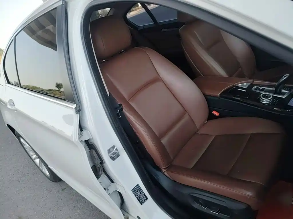 BMW 5 Series — миниатюра 25
