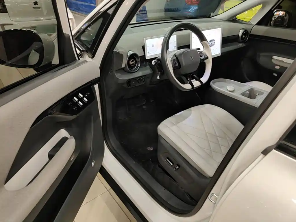 ARCFOX S — миниатюра 16