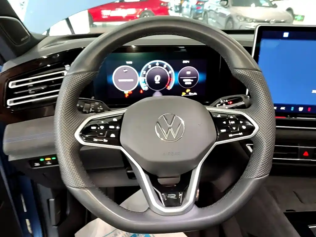 Volkswagen Tiguan L — миниатюра 11