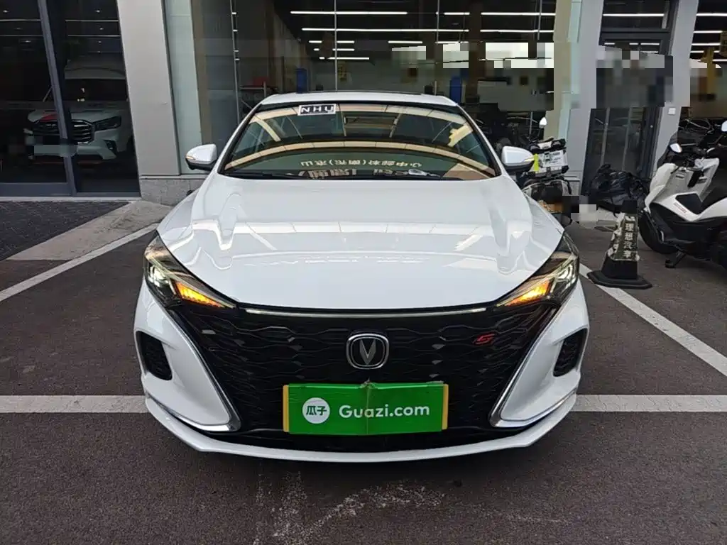 Changan Eado — миниатюра 3
